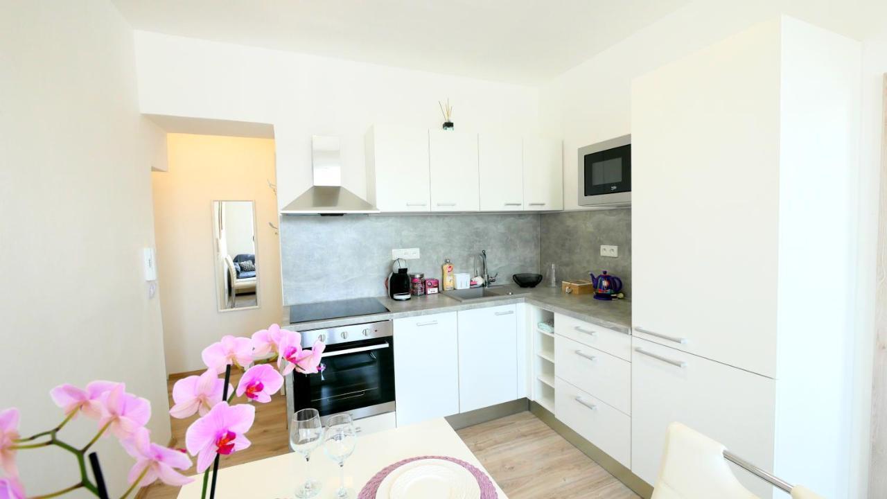 Apartman U Louckeho Klastera 2 Plus Kk Znojmo Exterior foto