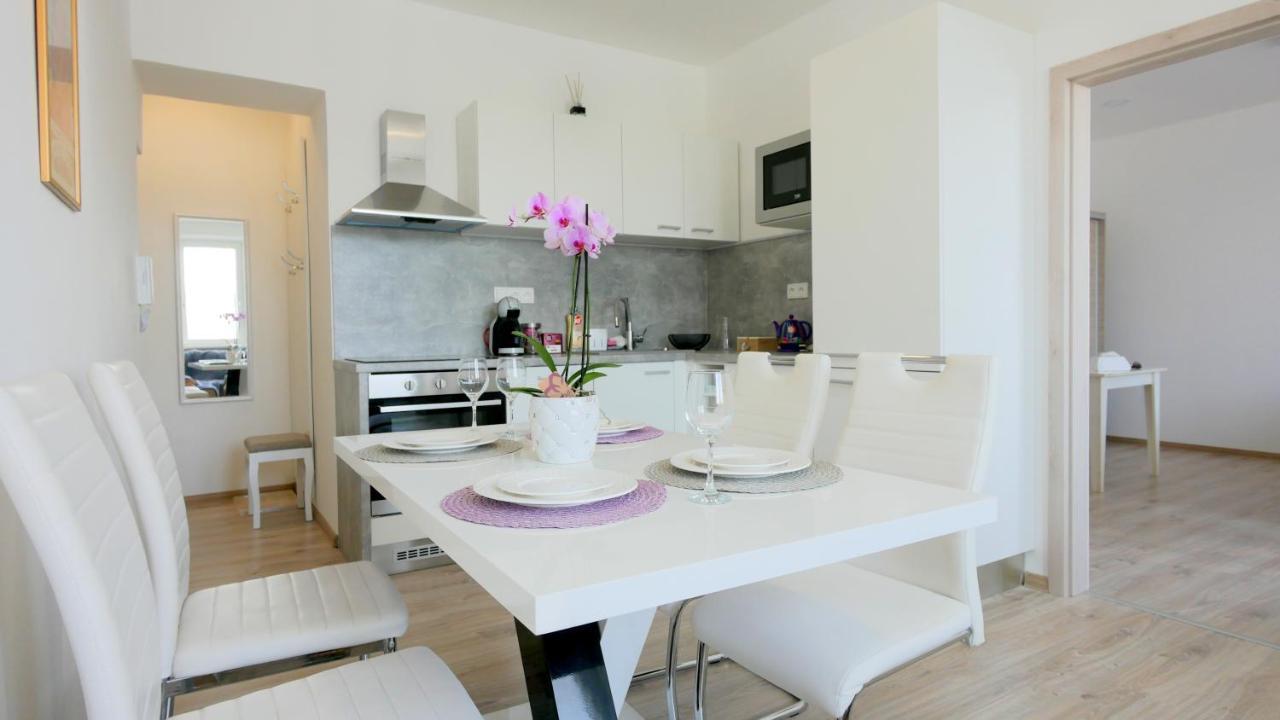 Apartman U Louckeho Klastera 2 Plus Kk Znojmo Exterior foto